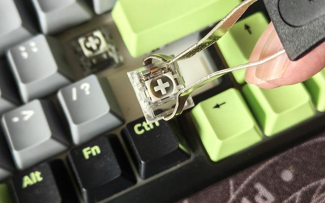 化键盘？热插拔、RGB灯光全给你开元棋牌试玩年轻人的第一把客制(图11)